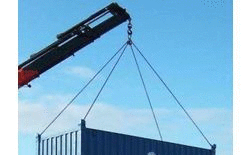 Trasporto con camion gru consegna